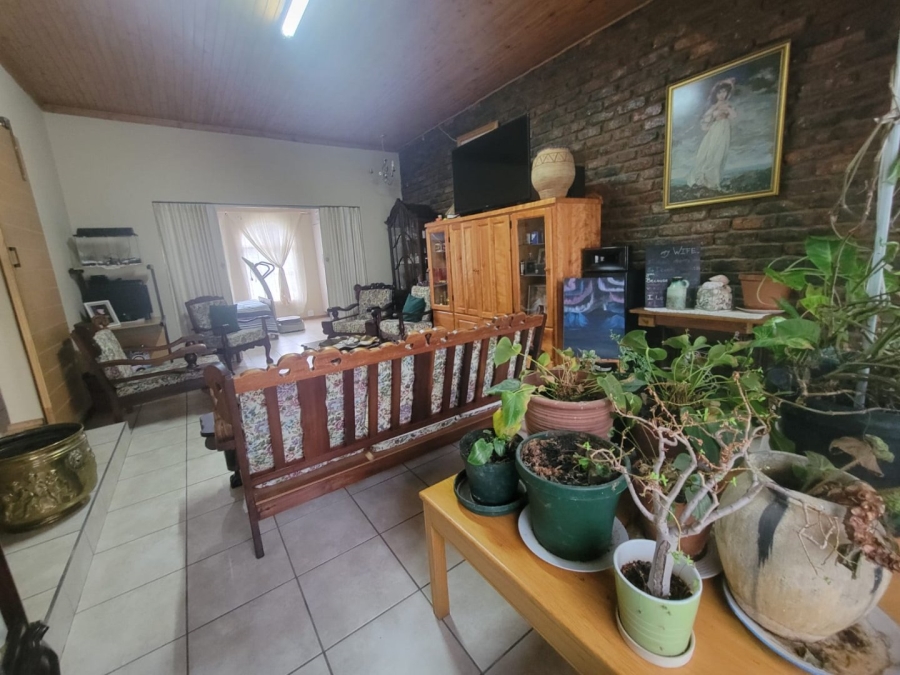6 Bedroom Property for Sale in Jordania Free State